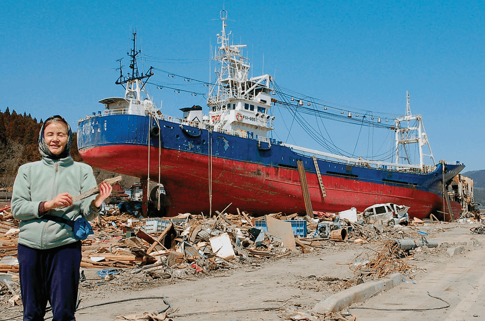 Toastmasters have also helped fellow members in times of need, such as in 2011, when a giant earthquake struck Japan, triggering a tsunami that destroyed much of the east coast. Members from around the world reached out to Toastmasters clubs in Japan with messages of support and even gifts of clothing and food.