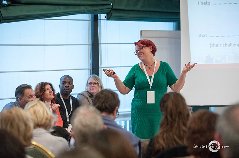 Rydhard entertains a crowd in Milano. A former pastor, she often presents to audiences of different cultures all over the world. (Photo credit: Laurent QY)