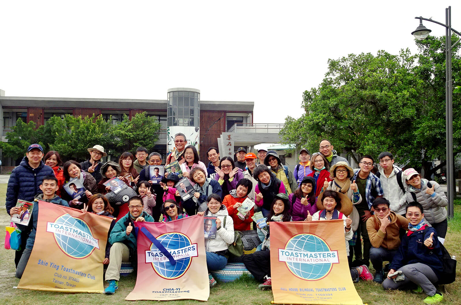 Members and guests of more than eight clubs in District 67 in Taiwan gather for a bird-watching outing. 